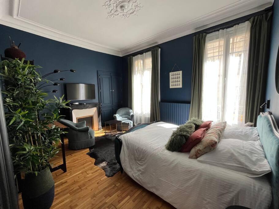 Appartement Au Coeur De Caen Bagian luar foto