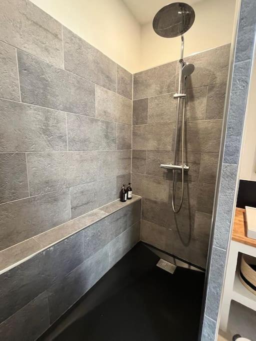 Appartement Au Coeur De Caen Bagian luar foto