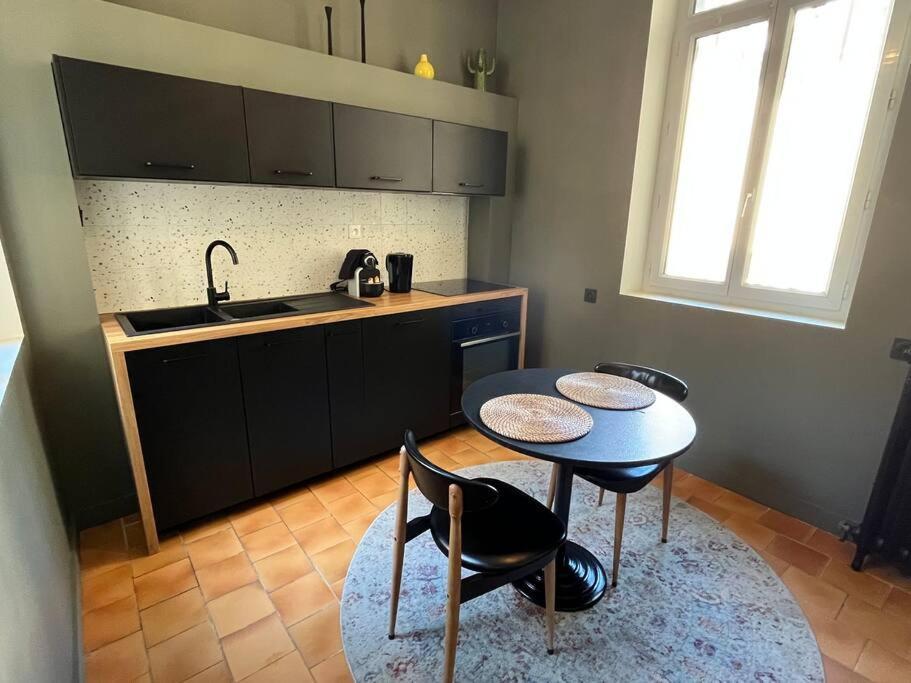 Appartement Au Coeur De Caen Bagian luar foto